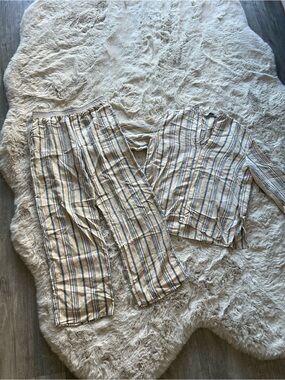 Zara Beige & Blue Striped Cropped Pants